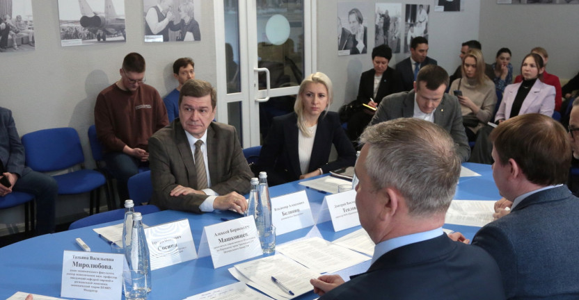 Руководитель Пермьстата принял участие в круглом столе: «Экономика региона: итоги 2022-го и прогнозы 2023 года».